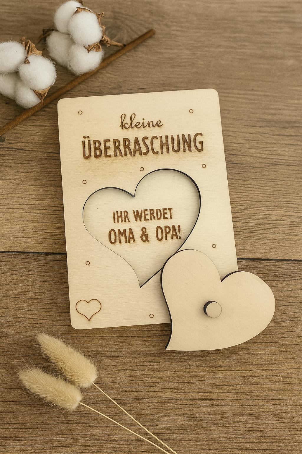 Holztafel mit Herz – Überraschung „Ihr werdet Oma & Opa“ – kreative Schwangerschaftsverkündung