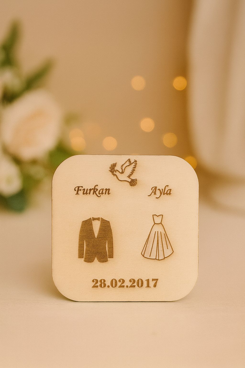 Personalisierte Hochzeit Gastgeschenke aus Holz – mit Namen, Datum & Hochzeitsmotiv graviert