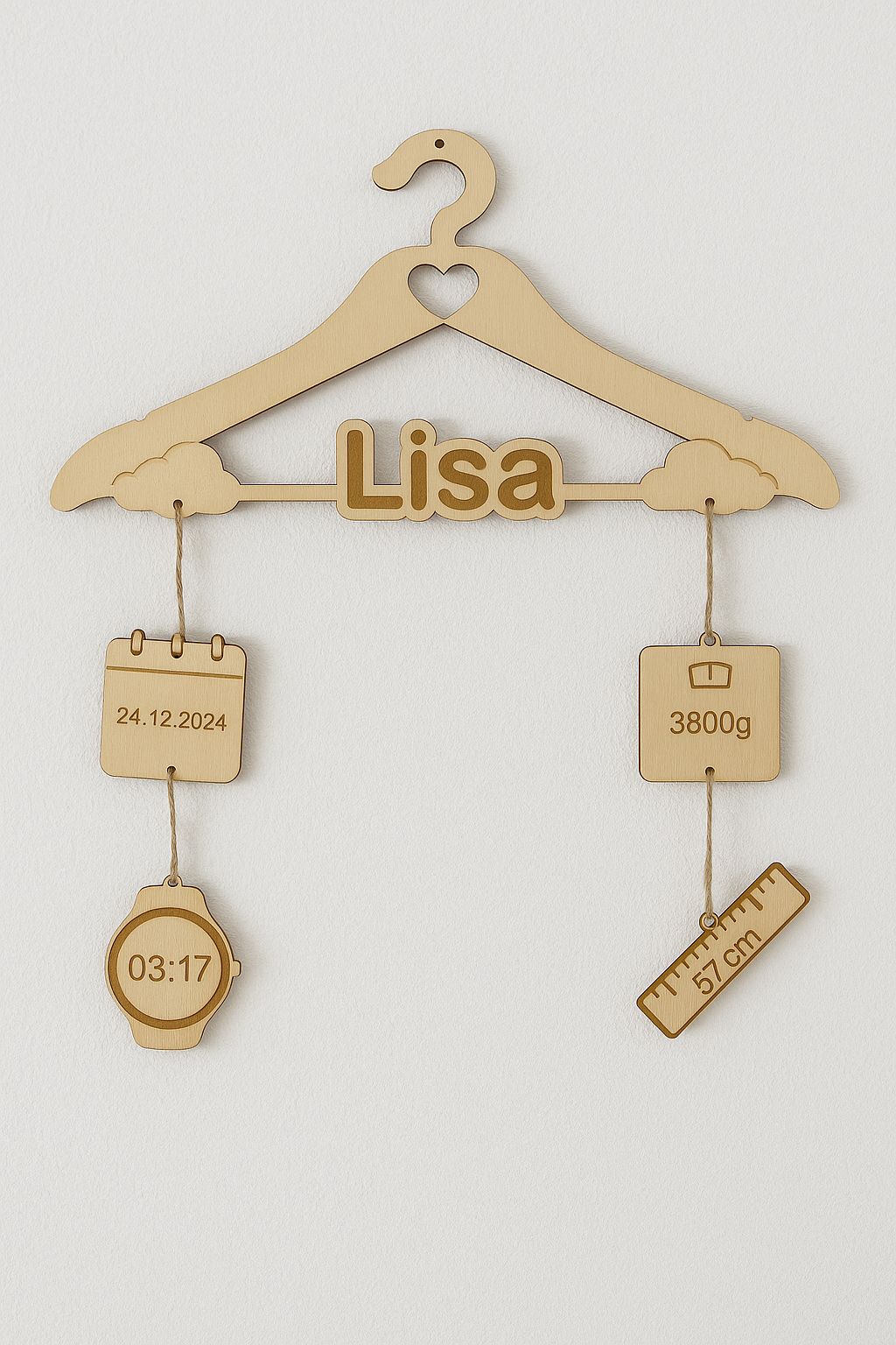 Personalisierter Geburts-Bügel aus Holz – mit Name, Datum, Gewicht, Größe & Uhrzeit