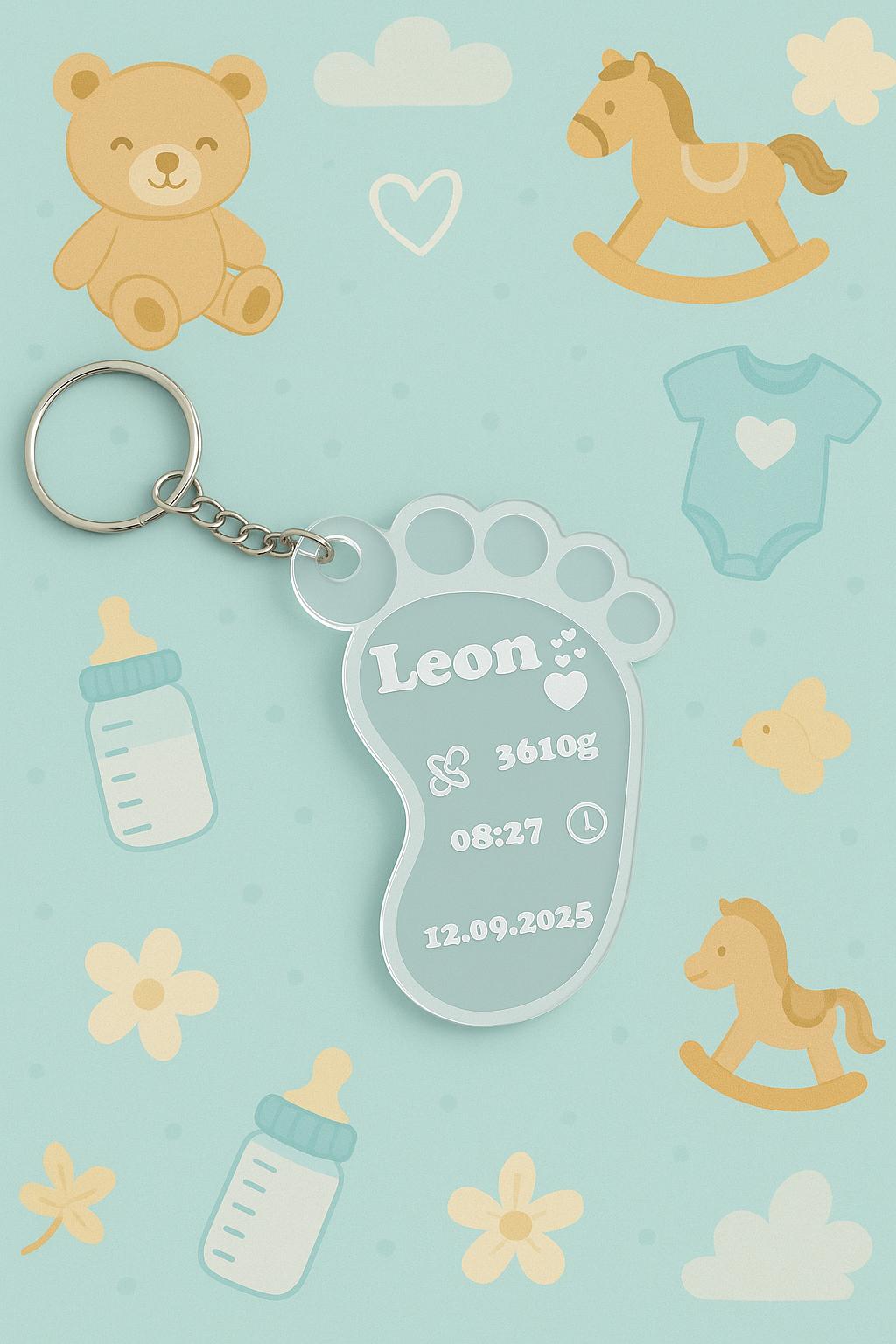 Personalisierter Acryl-Schlüsselanhänger in Fußform – Erinnerung zur Geburt